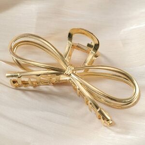Bow Claw Clip In Gold